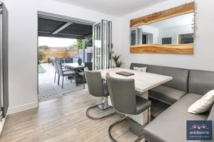 Photo 25- click for photo gallery